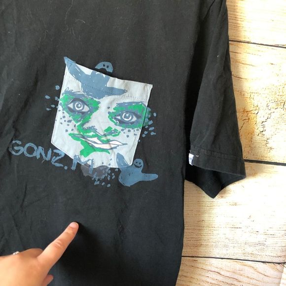 Black Adidas tee size L - Picture 3 of 5